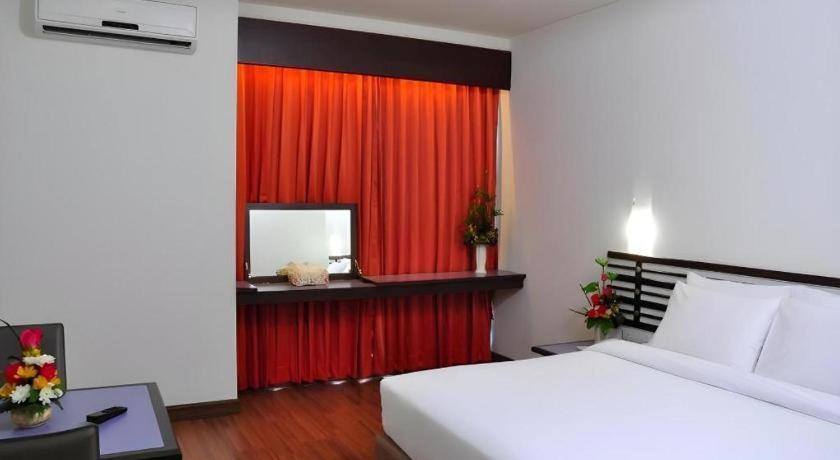 The Color Hotel Hat Yai Exterior foto